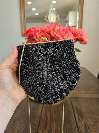 Vintage Black Beaded, Clam Shell Evening Clutch Purse W/ Kiss Lock & Snake Chain - Etsy