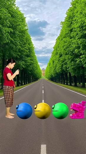 Colorful Pac-Man Showdown: VFX Fun!