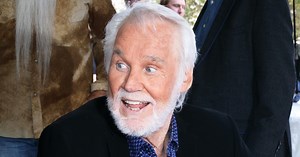 Kenny Rogers’ twin sons graduate from high school, and fans see the resemblance