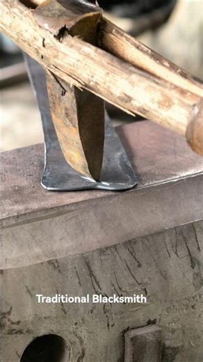 making a python head garden machete #prismlivestudio #lifeisbutadream #wood