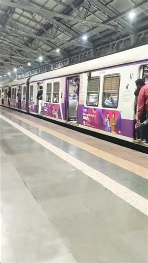 Mumbai Locals.. #mumbai #travel #shortvideo