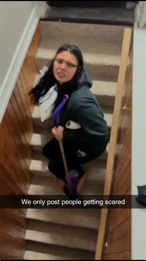 People Getting Scared on Instagram: "Imagine if there was a page dedicated to People Getting Scared Music by: @therealjimmyfm - ALOFOQUE #PplGettingScaredd#JumpScareReaction #ScreamsForDays #ScaredOuttaMyMind #FearFactorFail"