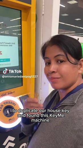 Duplicating house keys using a KeyMe machine—easy, fast, and with a good deal if you get more. #KeyMe #LifeInAmerica #SmartSavings #MomLifeUSA #caregivermom