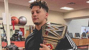 ‘World Heavyweight Champion’ belt arrives in time for Super Bowl parade