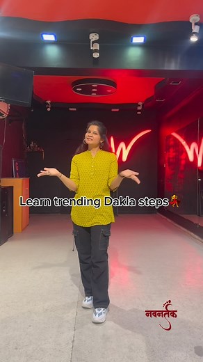 Here is my 1st tutorial of this season of trending step of daakla✅ Save it for your use💯 #garba #garbalover #dancewithus #trendingaudio #dakla #helichoreographer💃 #navnartakgarba | Helii Parikh