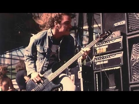 Master of puppets with Cliff Burton’s amp and bass