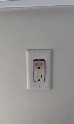 Outlets Connected Like This Catch Fire #electrical #hazard #safety