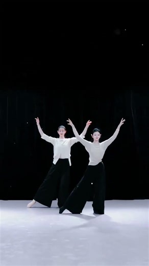 Masterclass: Unveiling the Graceful Rhythms of Classical Dance