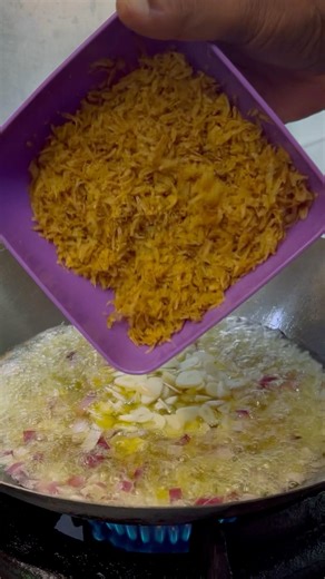 චිලි පේස්ට් කනවනම් මේ ගානටවත් කන්න ඕනි🥵Easy Chili Paste Recipe🔥#shorts #chilipaste #shortvideo