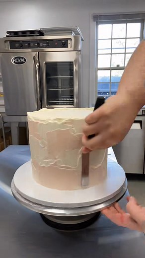 Reply to @isobelmoran what do you guys think？？ do you use boxed cake for your business？ only scratch？ leave thoughts樂 #fyp #cakedecorating #cakebusiness #cakestudio #boxedcake #cakebusinesstips | Cake Making | Facebook