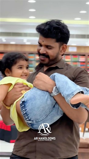 🌼 Little Girl in Kids Pattu Pavada