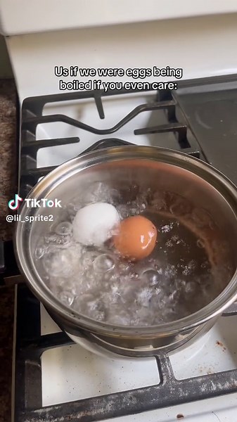 Underwater Adventures: Giant Eggs Boiling with Us