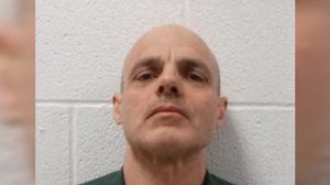Authorities: Former prison escapee violates parole