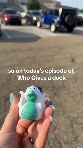 Blue jeep squad 💙✨ #jeep #jeepwrangler #jeepgirl #jeepsoftiktok #jeep4xe #duckduckjeep #ontodaysepisodeofwhogivesaduck