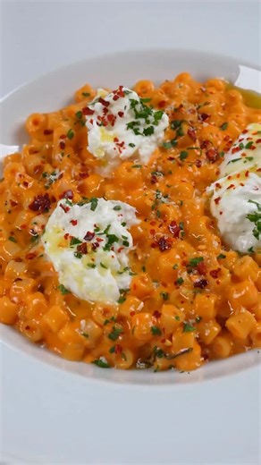 Creamy Cherry Tomato Ditalini My sister and her daughter recently came to visit me, and before they even landed, my niece was like, “We’re making creamy tomato ditalini, right?” So we made it, and it ended up being such a good time - cooking, laughing, filming the chaos. Not only that, the dish actually turned out amazing. A must-try for sure! @gali3021 #easyrecipes #pastarecipe #weeknightdinner #dinnerideasُ #italianfood Creamy tomato pasta Ditalini recipe Cherry tomato sauce Easy dinner ideas 