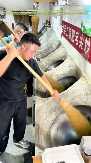 Stirring Up Tradition: How Hand-Roasted Tea Leaves Create Unique Flavors