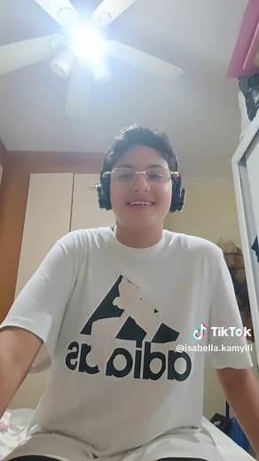 Os vídeos de MC Bella 🤭 (@isabella.kamylli) com som original - MC Bella 🤭