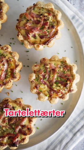 Opskrift på tartelettærter med pikantost og skinke