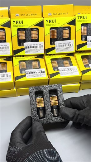 LED лампочки PY21W та P21W для автосвітла
