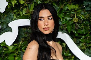 Dua Lipa sports extreme low-rise jeans: 'Backstage nonna'