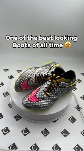 Neymar boots 🤩🇧🇷 #neymar #neymarjr10 #brazil #nikehypervenom #hypervenomphantom #nike #nikeboots #nikehaul #soccercleats #cleatscheck #footballtiktok