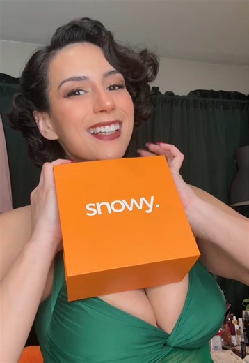 Lifting the 36DD ✨ Perfect for so many dress and tops! @Snowy Care #invisiblebra #snowy #snowystickyinserts #plussizefashion