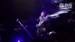 30K views · 271 reactions | 陳奕迅 Eason Chan live at a concert, just making sure everybody knows he's not lip-syncing!  | Shanghaiist | Facebook