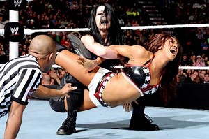 5 most dangerous submission holds for Female wrestlers in WWE right now