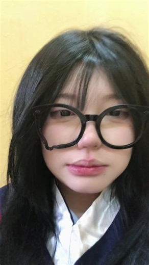 Gọng Kính Mắt Nước và Kính Chữ V