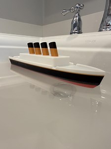 3D Printed Unsinkable Titanic Bath Toy – 10 Inch Floating Boat for Kids, Educational Bathtub Ship Model, Unique Water Play Gift - Etsy