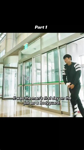 #เพลงไทยแปลภาษาจีน🇹🇭🇯🇵🇨🇳 it was the man's first day on the job as a bodyguard,his female#foryou #fyp #flollow #tiktok