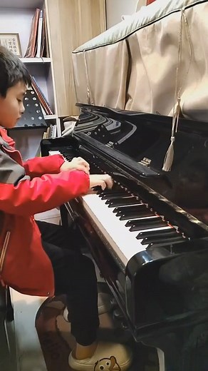 2.5K views · 47 reactions | Starting His Little Bach Journey 小男孩弹巴赫 JS Bach 2-part Inventions in F Major, No. 8, BWV 779 《巴赫二部創意曲》BWV 779, 第8首， F 大调 #piano #钢琴 #pianopractice #练琴 #bach #巴赫 #twopartinventions #二部創意曲 #littlepianist #pianoboy #hardworking | Andrew The Piano Junkie 小安要彈琴 | Facebook