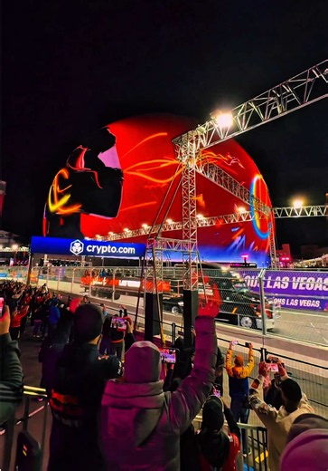 La fórmula uno regresa a Las Vegas un año más y los preparativos ya comienzan en Las Vegas , este 2026 la fórmula uno se celebrará del 19 al 21 de noviembre h desde este septiembre comienzan a armar las gradas y todo paga que se celebre el evento más controversial de Las Vegas la @f1lasvegas se celebrará en la ciudad hasta el próximo 2037 this is what you need to know about Las Vegas f1 celebration #yandrygarcia #vegaslocal #vegastiktok #lasvegas #vegas @Formula 1