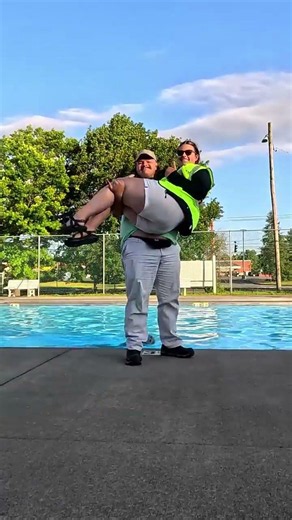 The "Sebby Scoop" on the GoPro (at the pool)