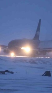 EXTREME FLIGHT - B737-200 Classic to the Arctic - Landing on Snow/Gravel