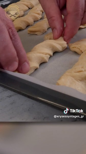 Φανταστικά Κουλουράκια Πατισερί με Ζύμη Αφράτη και Χαρμάνι Φούρνου