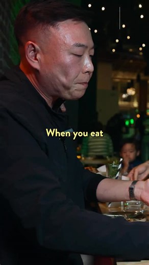 Non Koreans, have you eaten this? Jwipo 쥐포 was one of my favorite snacks as a kid. My mom would roast it over the gas stove and split it up into small pieces so we could eat it as a late night snack! Smell… not so great. Very fishy and pungent when it was heated up. Taste 10/10 salty, savoy, and sweet! The best. #explore #fyp #food #koreanfood #foodlover | David So