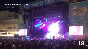 When blink-182 played 'Aliens Exist' at Vans Warped Tour Atlantic City, they threw a whole lot of inflatable green aliens into the crowd | Rock Sound
