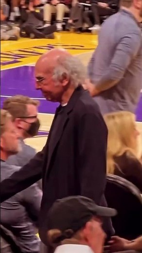 Jack Nicholson cheers courtside for Los Angeles Lakers' playoff game for first time in two years