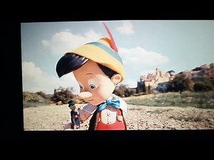 Arrivée devant l'école.🏫- Pinocchio Disney 2022 Vf.
