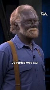 Es el primer hombre azul de la historia. Paul Karason no se tatuó ni se pintó el cuerpo, bebió una medicina que creó para salvar a un amigo y pagó las consecuencias. Al principio se curó de distintas enfermedades, pero cruzó los límites del consumo y la obsesión lo convirtió en un “pitufo”. | Vitamina