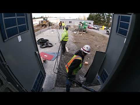 Commercial Electrician : Wire pull ( 600 Kcmil copper)