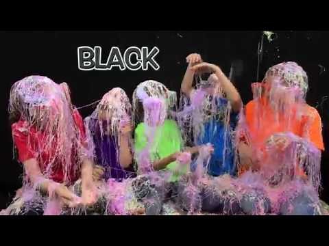 Learn English Colors! Rainbow Silly Spray with Sign Post Kids!