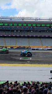 Nothing like a quick teammate battle to begin in Auckland! @edenparknz we shed some body parts, but you've been outstanding. @trickyricky17 and @nick_migues had a fun one here! #patrickenterprises #edenpark #edenparknz #megawrexmonstertruck #skelesaurusmonstertruck | Samson Monster Truck Racing/PEI