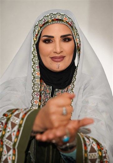 ام نمر غيرت الستايل عند H2 😎✌️ شو رأيكم 😍؟ #اكسبلورexplore #ايمان_الحمارنة #الامارات #الاردن #السعودية