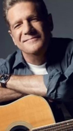 🎤 Happy Heavenly Birthday Glenn Frey of The Eagles! Born November 6, 1948 – Died January 18, 2016 (He was 67) Glenn Frey, co-founder, vocalist, guitarist, and songwriter of The Eagles, would have turned 77 today. Known for his warm voice, California-cool presence, and powerful storytelling, Frey helped shape one of the most influential American rock sounds of all time. His work blended rock, country, soul, and smooth West Coast groove into timeless classics. With The Eagles, Frey co-wrote and p
