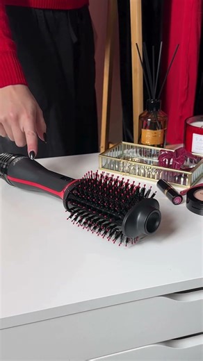 The NEW Revlon One-Step™ 3-in-1 Multi-Styler