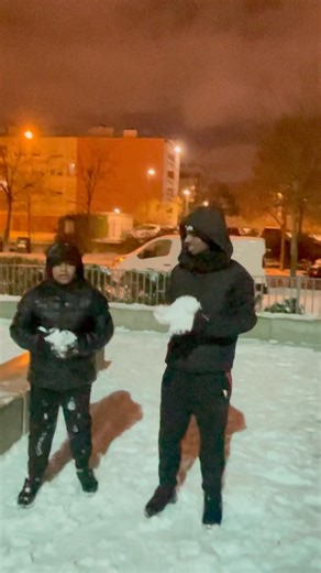 France 🇫🇷 snow falling ❄️ #explorepage #trendingsong #paris winter life #viral #short