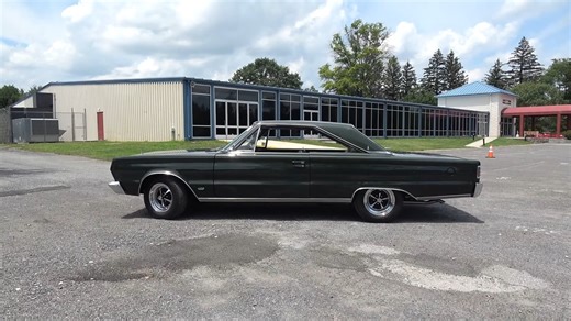 1966 Plymouth Satellite Is a Real HEMI With Good Looks and a Bad Four-Speed Attitude
