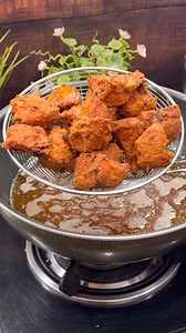 542K views · 4.5K reactions | I wish I knew these tricks sooner ! Street style chicken fry - all the tips & tricks explained you’ll love it ❤️ . . . . . #fblifestyle | Samad's Kitchen | Facebook